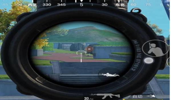 和平精英压枪和瞄准镜