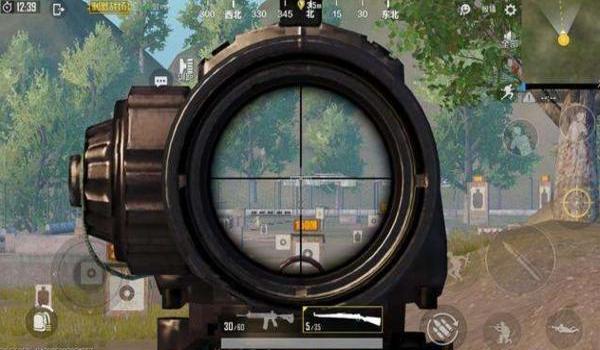 和平精英装上六倍镜压枪