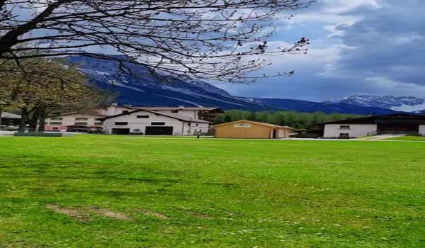 和平精英小飞棍辅助怎么开