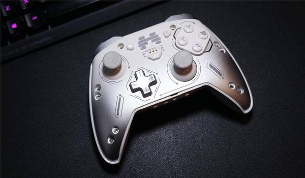 和平精英辅助器扳机怎么用